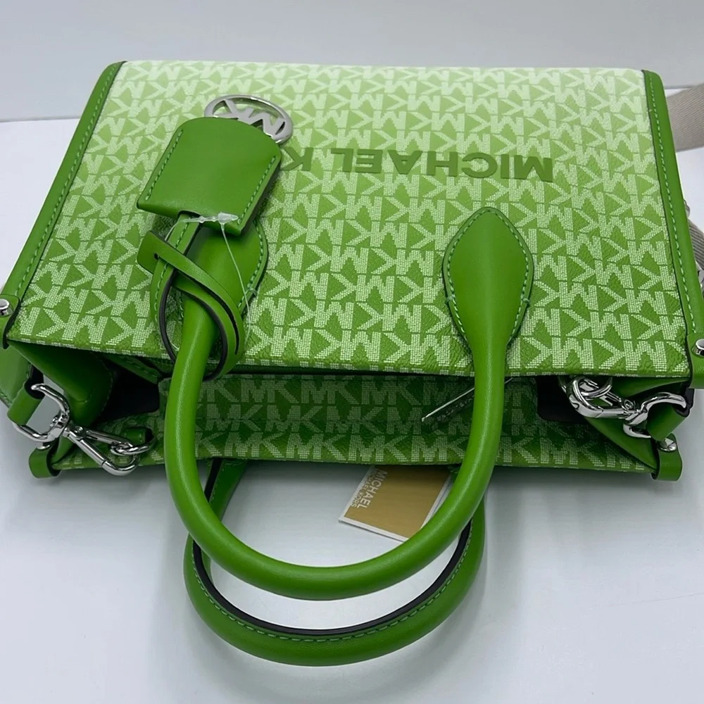 Michael Kors Mirella Small Ombré Signature Logo Crossbody Bag
COLOR JUNGLE
NWT - Picture 9 of 16